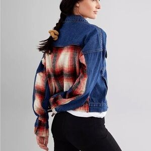 BKE Denim Jean Jacket Women’s Plaid Flannel Patchwork Sleeves Red Black Sz Large